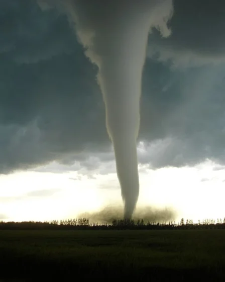 बवंडर और तूफ़ान की पहचान करने के लिए अनुप्रयोग Aplicativos para Identificar Tornados e Furacões