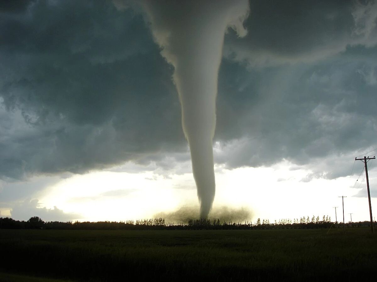 Ứng dụng để xác định lốc xoáy và bão Aplicativos para Identificar Tornados e Furacões